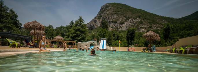 CAMPING DES GROTTES ****, with pets allowed on pitches en Occitanie