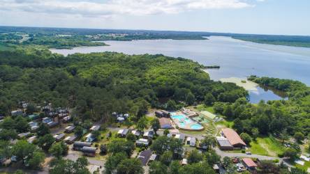 CAMPING AZU'RIVAGE ***, with pets allowed on pitches en Nouvelle-Aquitaine