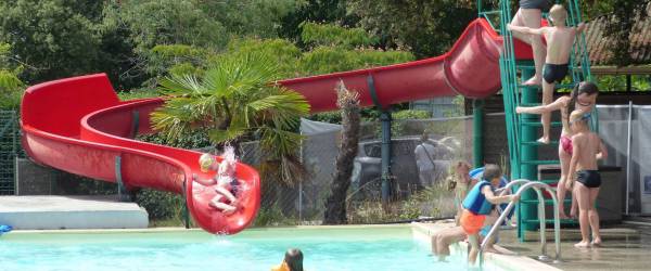 CAMPING LE MARTINET ROUGE ***, met zwembad en Occitanie